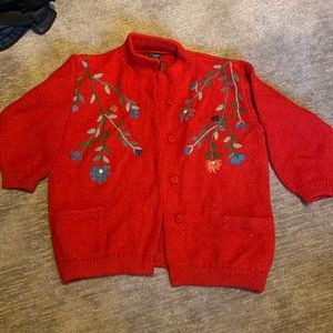 Gorgeous vintage hand knit cardigan from when the Balkans were still Yugoslavia